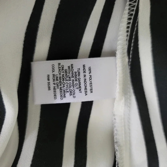 Express Shirt Size XS White Black Striped Button Down Long Sleeve Top Blouse - Picture 7 of 9